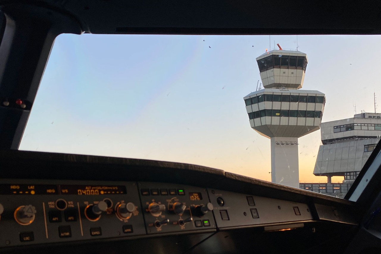 Blick aus dem Cockpit auf Tegel